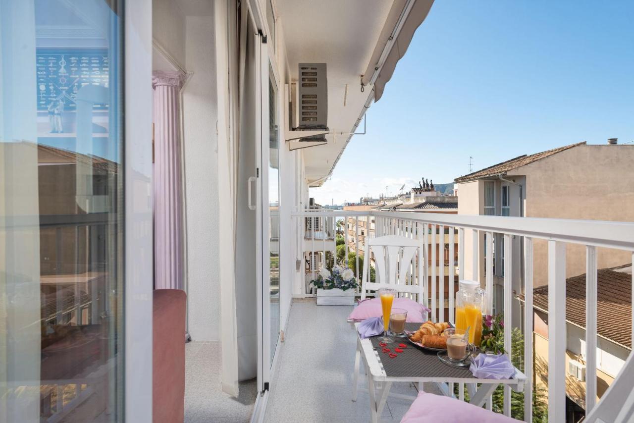 Violet House - *